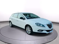 Bianco Usata 2012 Lancia Delta Tre volumi | 5390 € (Buon prezzo)