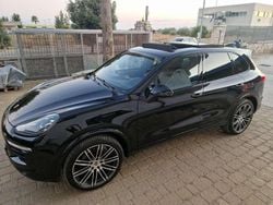 Nero Usata 2017 Porsche Cayenne Platinum Edition SUV | 29.900 € (Buon prezzo)