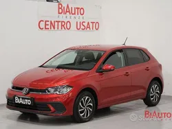 Rosso Usata 2024 VW Polo Life Tre volumi | 18.500 € (Ottimo prezzo)