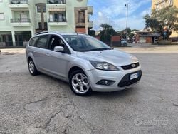 Grigio Usata 2011 Ford Focus Station wagon | 1699 € (Ottimo prezzo)