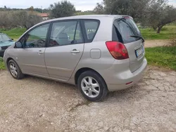 Usata 2002 Toyota Corolla Monovolume | 2400 € (Buon prezzo)