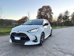Argento Usata 2022 Toyota Yaris Hybrid Sport Tre volumi | 19.900 € (Buon prezzo)