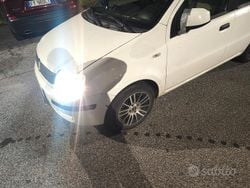Bianco Usata 2011 Fiat Panda Due volumi | 1700 € (Ottimo prezzo)