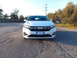 Bianco Usata 2023 Dacia Sandero Tre volumi | 13.000 € (Buon prezzo)