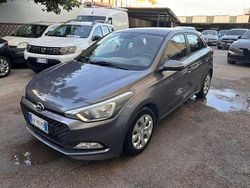 Grigio Usata 2015 Hyundai i20 Comfort Due volumi | 6500 € (Ottimo prezzo)