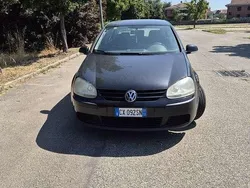 Usata 2005 VW Golf IV Individual Tre volumi | 2500 € (Buon prezzo)