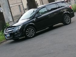 Nero Usata 2010 Opel Astra Station wagon | 3700 € (Buon prezzo)
