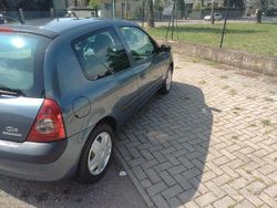Usata 2005 Renault Clio II Due volumi | 2300 € (Buon prezzo)