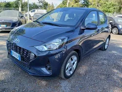 Grigio Usata 2023 Hyundai i10 Due volumi | 15.900 € (Cara)