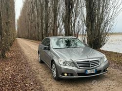 Grigio Usata 2011 Mercedes E250 Avantgarde Tre volumi | 6990 €