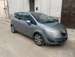 Grigio Usata 2012 Opel Meriva Monovolume | 4300 € (Buon prezzo)