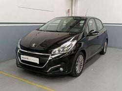 Nero disco Usata 2018 Peugeot 208 Active Due volumi | 9900 € (Buon prezzo)
