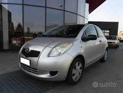 Argento Usata 2008 Toyota Yaris Sol Tre volumi | 2500 € (Ottimo prezzo)