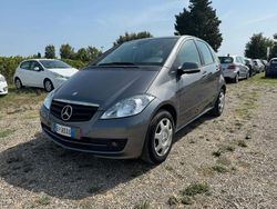 Grigio Usata 2011 Mercedes A160 Tre volumi | 6850 € (Molto cara)