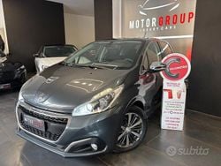 Grigio Usata 2016 Peugeot 208 Allure Due volumi | 8490 € (Buon prezzo)