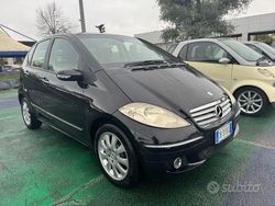 Nero Usata 2006 Mercedes A200 Avantgarde Tre volumi | 4500 € (Molto cara)