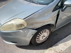 Usata 2007 Fiat Grande Punto Due volumi | 800 € (Buon prezzo)