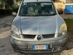 Argento Usata 2004 Renault Kangoo Monovolume | 3000 € (Buon prezzo)