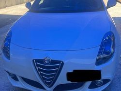 Bianco Usata 2015 Alfa Romeo Giulietta Due volumi | 9500 € (Buon prezzo)