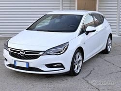 Bianco Usata 2017 Opel Astra Dynamic Tre volumi | 11.500 € (Buon prezzo)