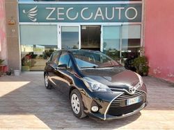 Nero Usata 2015 Toyota Yaris Active Tre volumi | 8800 € (Buon prezzo)