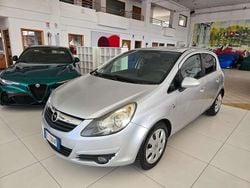 Argento Usata 2010 Opel Corsa Tre volumi | 2990 € (Buon prezzo)