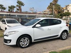 Bianco Usata 2013 Renault Mégane Tre volumi | 8900 € (Molto cara)