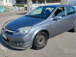 Usata 2006 Opel Astra Enjoy Tre volumi | 2250 € (Buon prezzo)