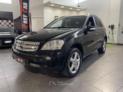 Nero Usata 2007 Mercedes ML320 SUV | 11.900 € (Molto cara)