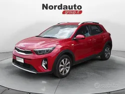 Rosso Usata 2022 Kia Stonic Urban SUV | 14.400 € (Buon prezzo)