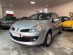 Grigio Usata 2006 Renault Clio II Tre volumi | 2999 € (Buon prezzo)