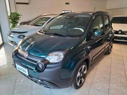 Verde Nuova 2025 Fiat Panda Cross Cross Due volumi | 15.990 €