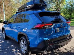 Blu/azzurro Usata 2020 Toyota RAV4 Hybrid Business Edition SUV | 23.000 € (Ottimo prezzo)