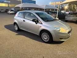 Grigio Usata 2007 Fiat Grande Punto Dynamic Due volumi | 3950 € (Cara)