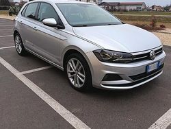 Grigio Usata 2019 VW Polo Comfortline Tre volumi | 14.000 € (Buon prezzo)