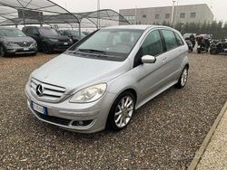 Grigio Usata 2005 Mercedes B180 Monovolume | 2900 € (Buon prezzo)