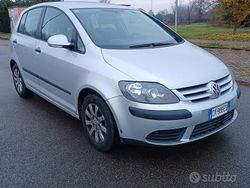 Grigio Usata 2006 VW Golf V Sportline Tre volumi | 3800 € (Buon prezzo)