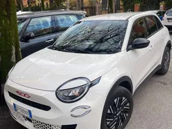 Usata 2024 Fiat 600 Red SUV | 25.500 € (Cara)
