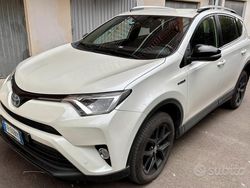 Bianco Usata 2018 Toyota RAV4 Hybrid SUV | 16.500 € (Buon prezzo)