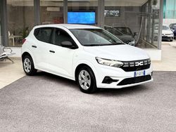 Bianco Usata 2023 Dacia Sandero Tre volumi | 10.800 € (Buon prezzo)