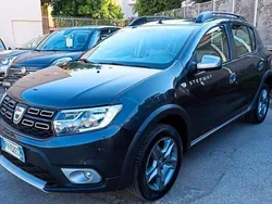 Grigio Usata 2017 Dacia Sandero Stepway Due volumi | 8980 € (Buon prezzo)