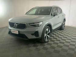 Grigio Usata 2023 Volvo XC40 Core SUV | 30.099 € (Buon prezzo)