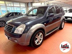 Grau Gebraucht 2010 Ssangyong (KGM) Rexton II SUV | 5900 €