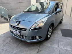 Celeste Usata 2010 Peugeot 5008 Monovolume | 5900 € (Buon prezzo)