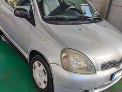 Usata 2002 Toyota Yaris Tre volumi | 500 € (Super prezzo)