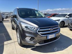 Grigio Usata 2018 Ford Kuga SUV | 10.400 € (Buon prezzo)