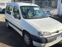 Bianco Usata 2002 Peugeot Partner Monovolume | 899 € (Super prezzo)