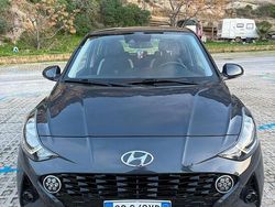 Blu Usata 2021 Hyundai i10 Due volumi | 12.800 € (Buon prezzo)