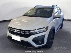Bianco Nuova 2025 Dacia Sandero Stepway Tre volumi | 16.900 € (Buon prezzo)