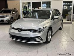 Argento Usata 2023 VW Golf VIII Life Tre volumi | 24.500 € (Buon prezzo)